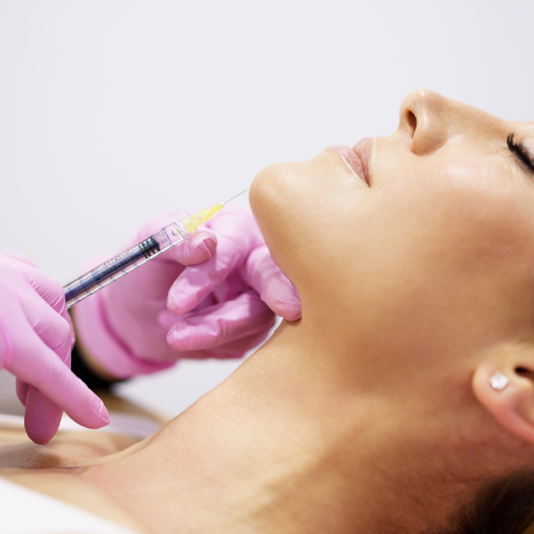 Rejuvenare faciala cu acid hialuronic